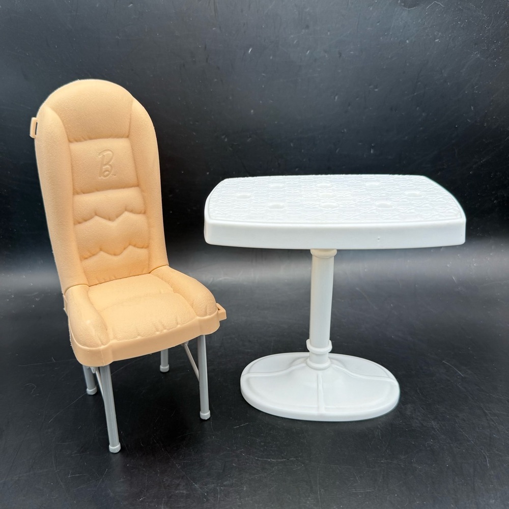 Mattel 2015 Barbie Doll Pop-Up Camper RV Replacement Tan Chair And White Table